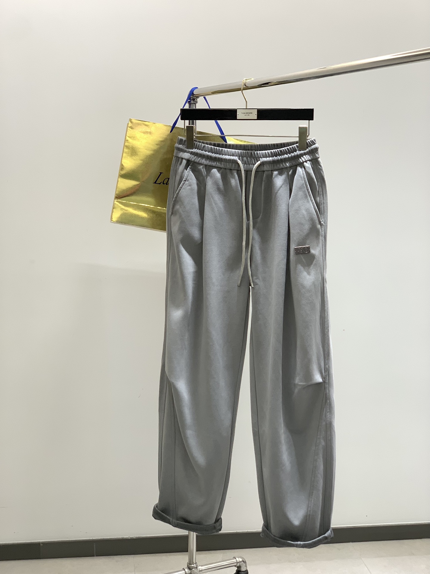 ，Maison Margiela马吉拉，2025秋季最新品，时尚休闲裤，专柜同步有售，原单狠货，采用进口