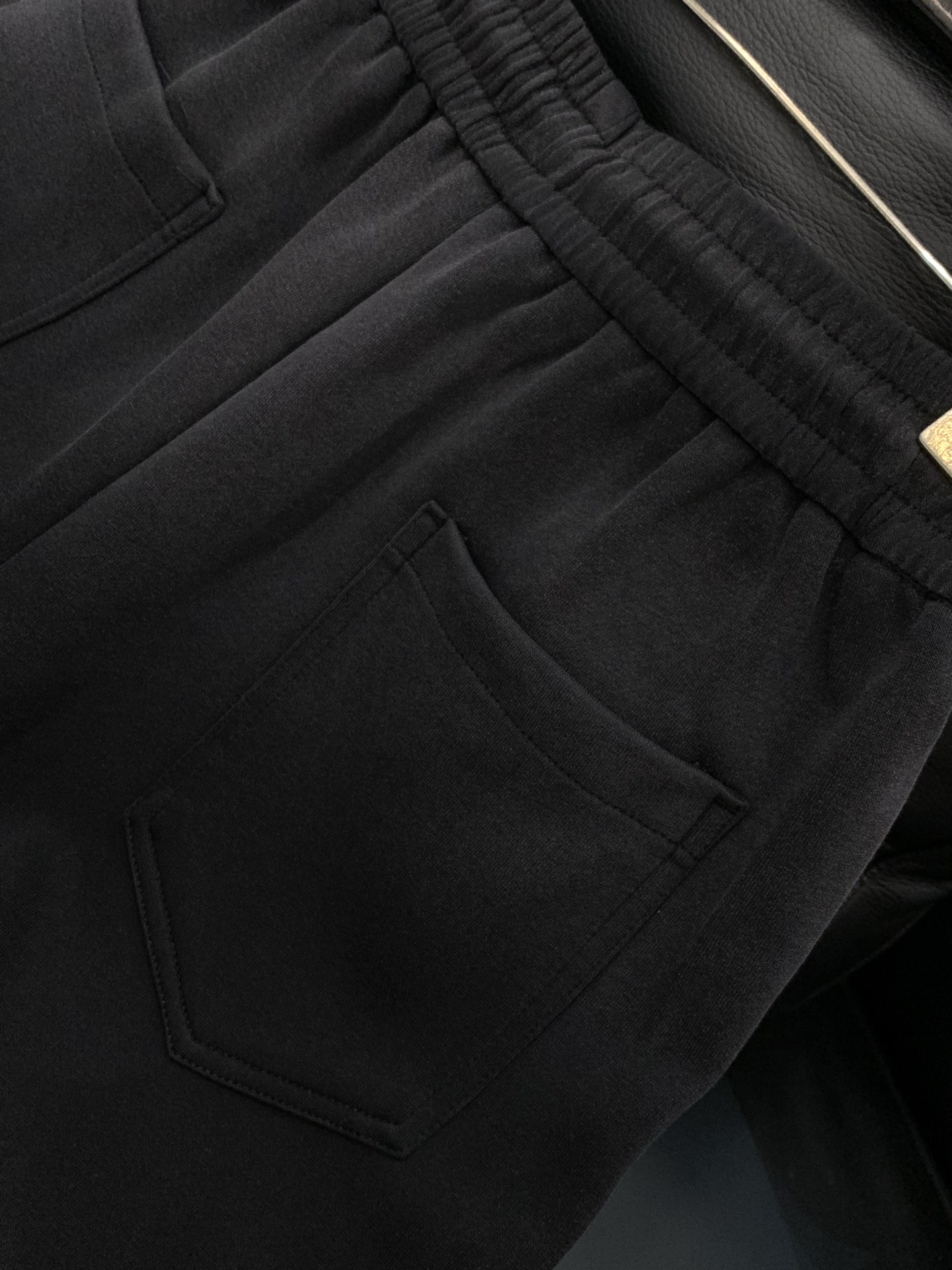 ，Maison Margiela马吉拉，2025秋季最新品，时尚休闲裤，专柜同步有售，原单狠货，采用进口