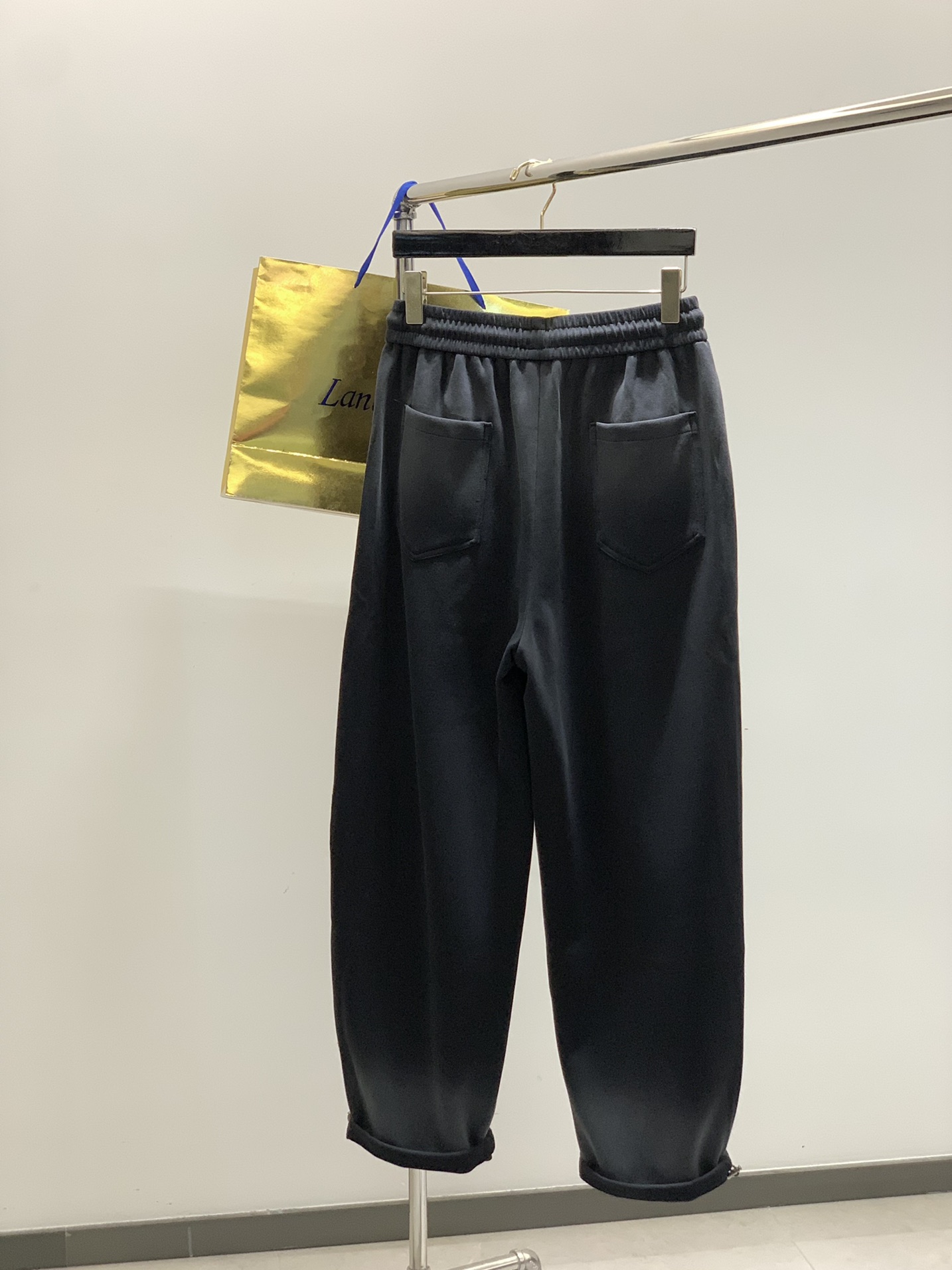 ，Maison Margiela马吉拉，2025秋季最新品，时尚休闲裤，专柜同步有售，原单狠货，采用进口