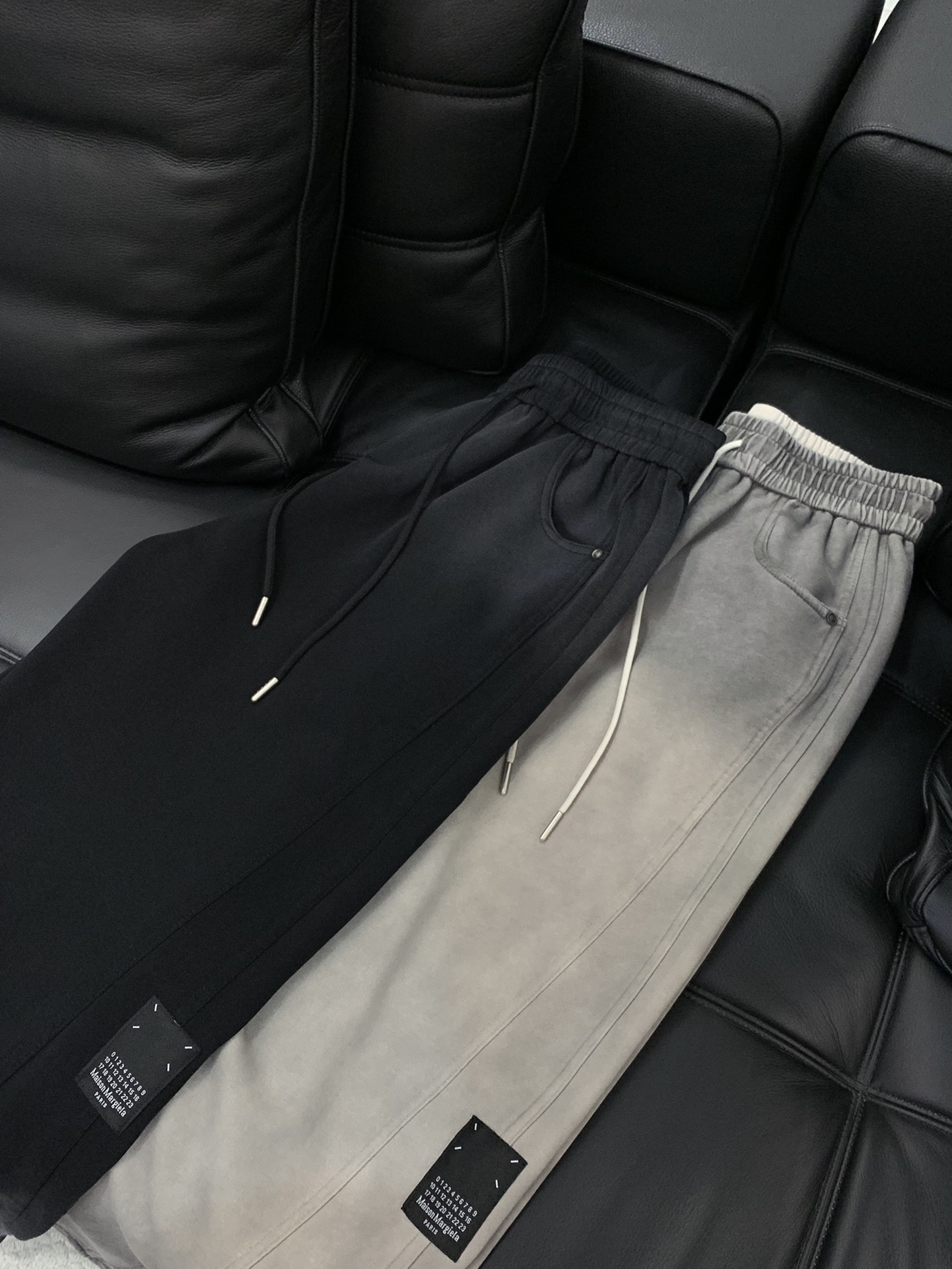 ，Maison Margiela马吉拉，2025秋季最新品，时尚休闲裤，专柜同步有售，原单狠货，采用进口