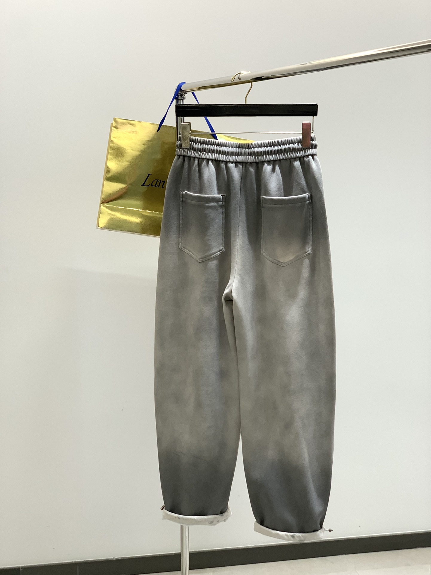 ，Maison Margiela马吉拉，2025秋季最新品，时尚休闲裤，专柜同步有售，原单狠货，采用进口