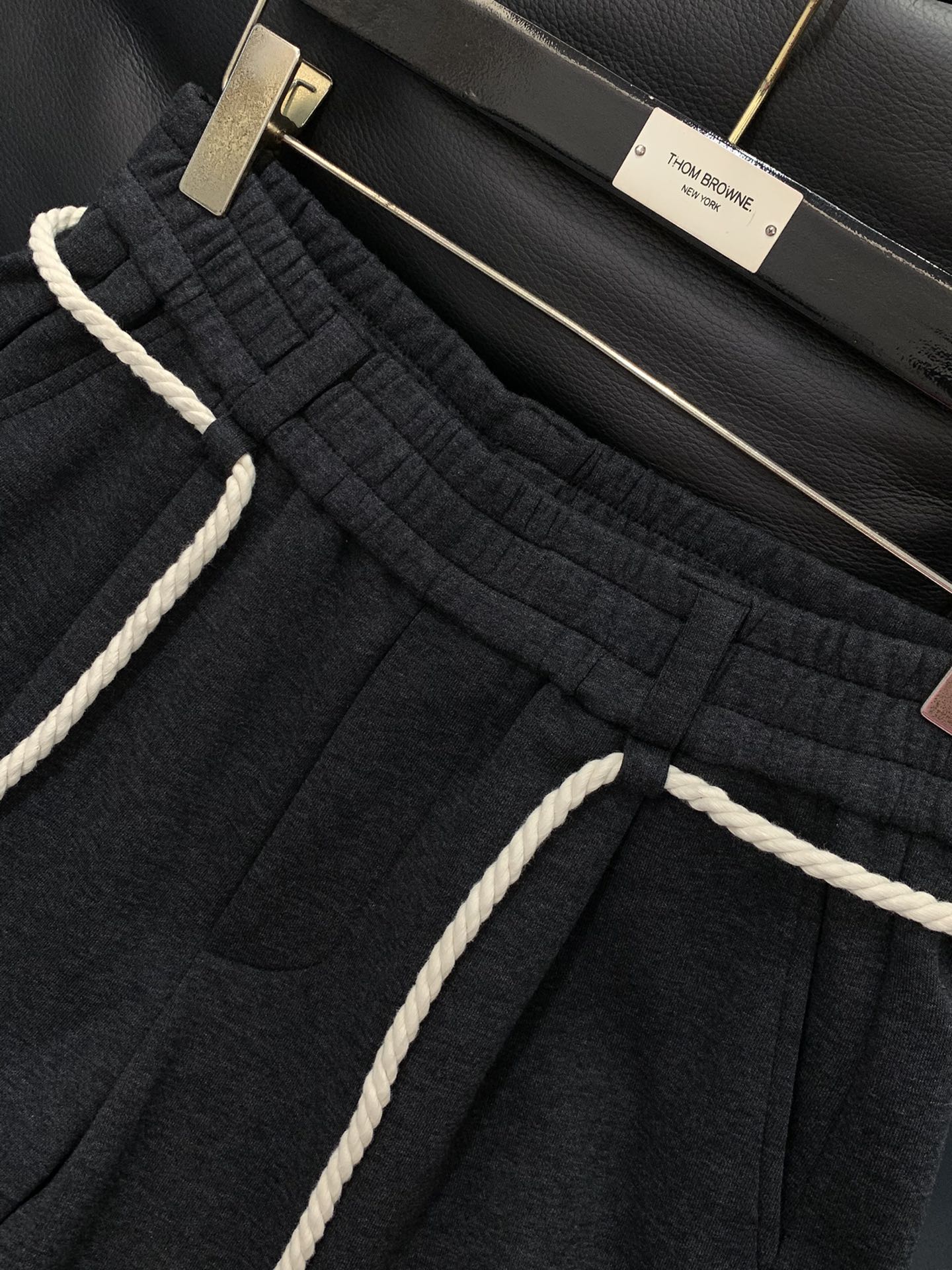 ，ARCTERYX 始祖鸟，2025秋季新品，时尚休闲裤，专柜同步有售，原单狠货，采用进口原版面料，顶级