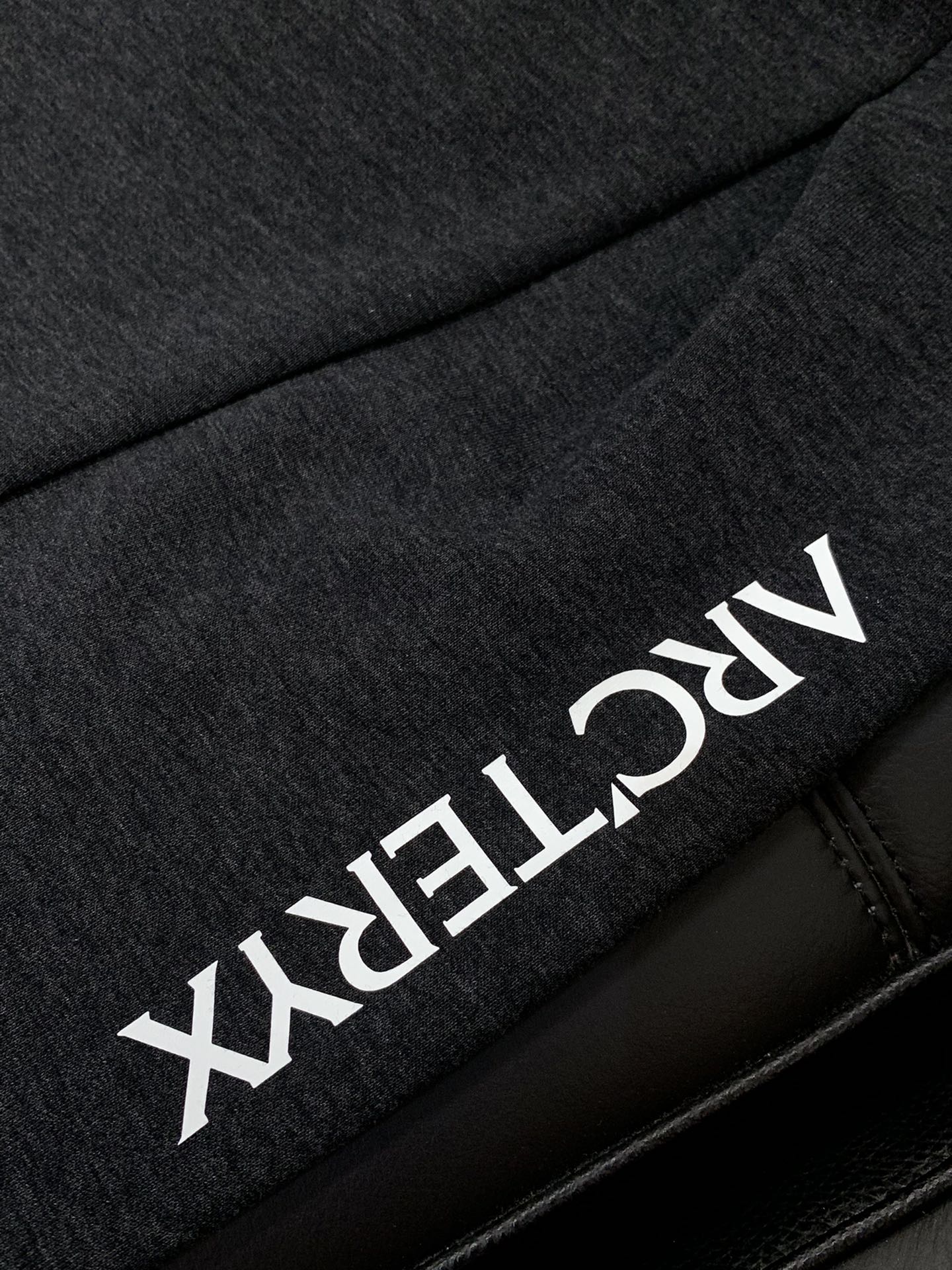 ，ARCTERYX 始祖鸟，2025秋季新品，时尚休闲裤，专柜同步有售，原单狠货，采用进口原版面料，顶级