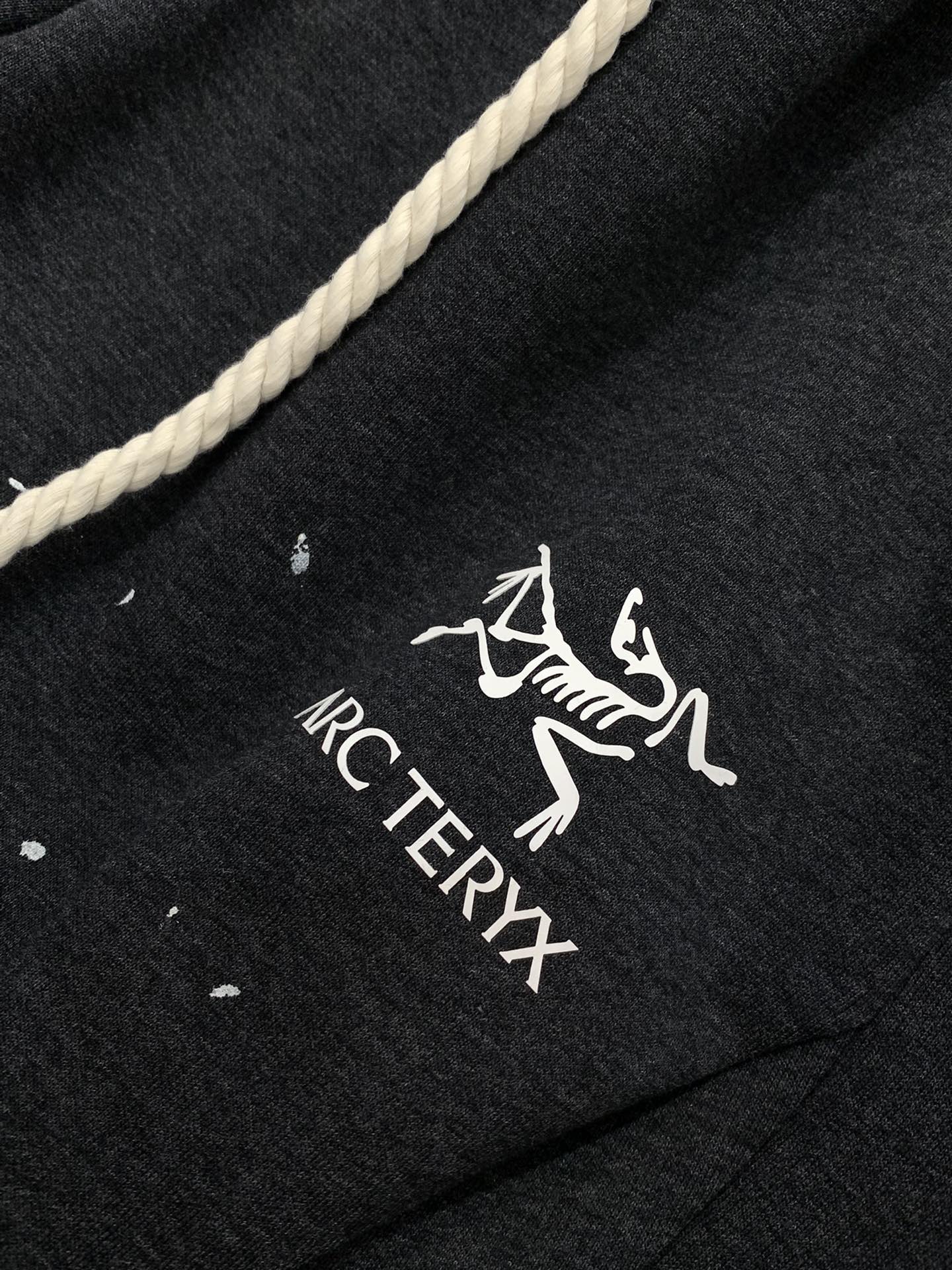 ，ARCTERYX 始祖鸟，2025秋季新品，时尚休闲裤，专柜同步有售，原单狠货，采用进口原版面料，顶级