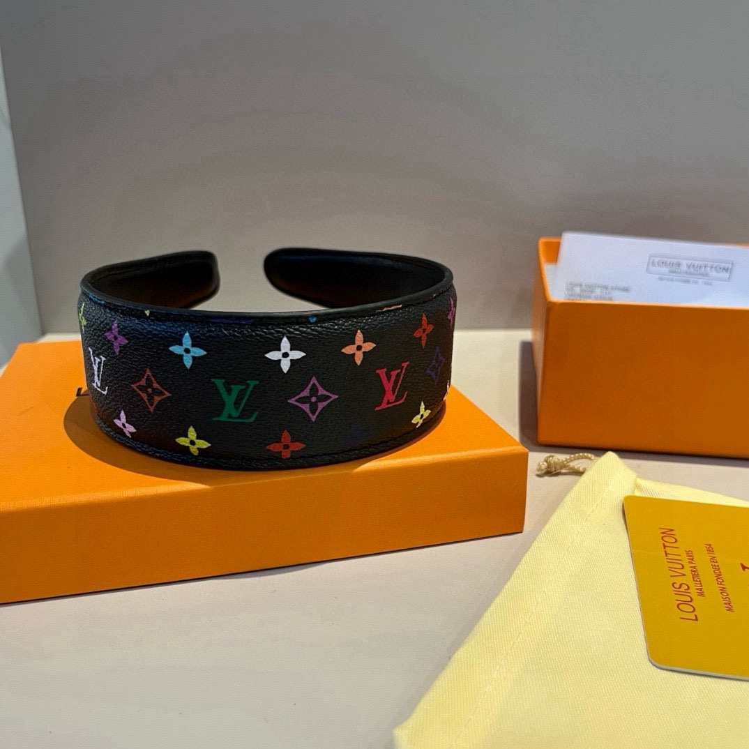 🆕

Lv路易威登新款发箍