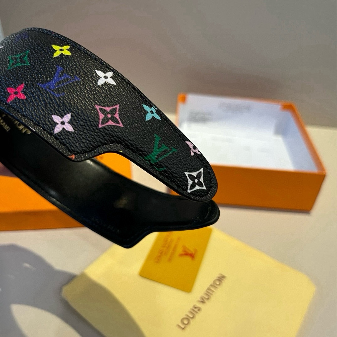 🆕

Lv路易威登新款发箍