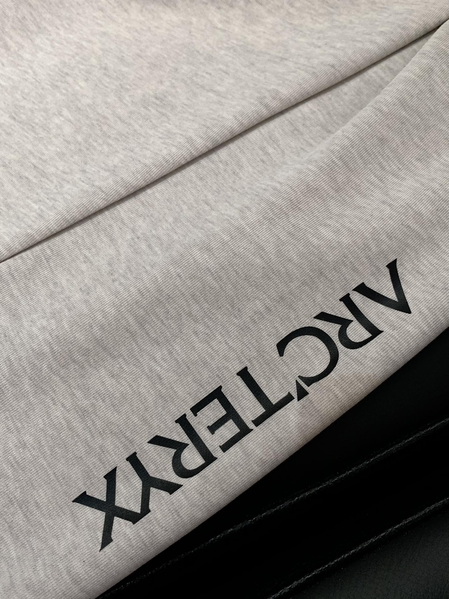 ，ARCTERYX 始祖鸟，2025秋季新品，时尚休闲裤，专柜同步有售，原单狠货，采用进口原版面料，顶级