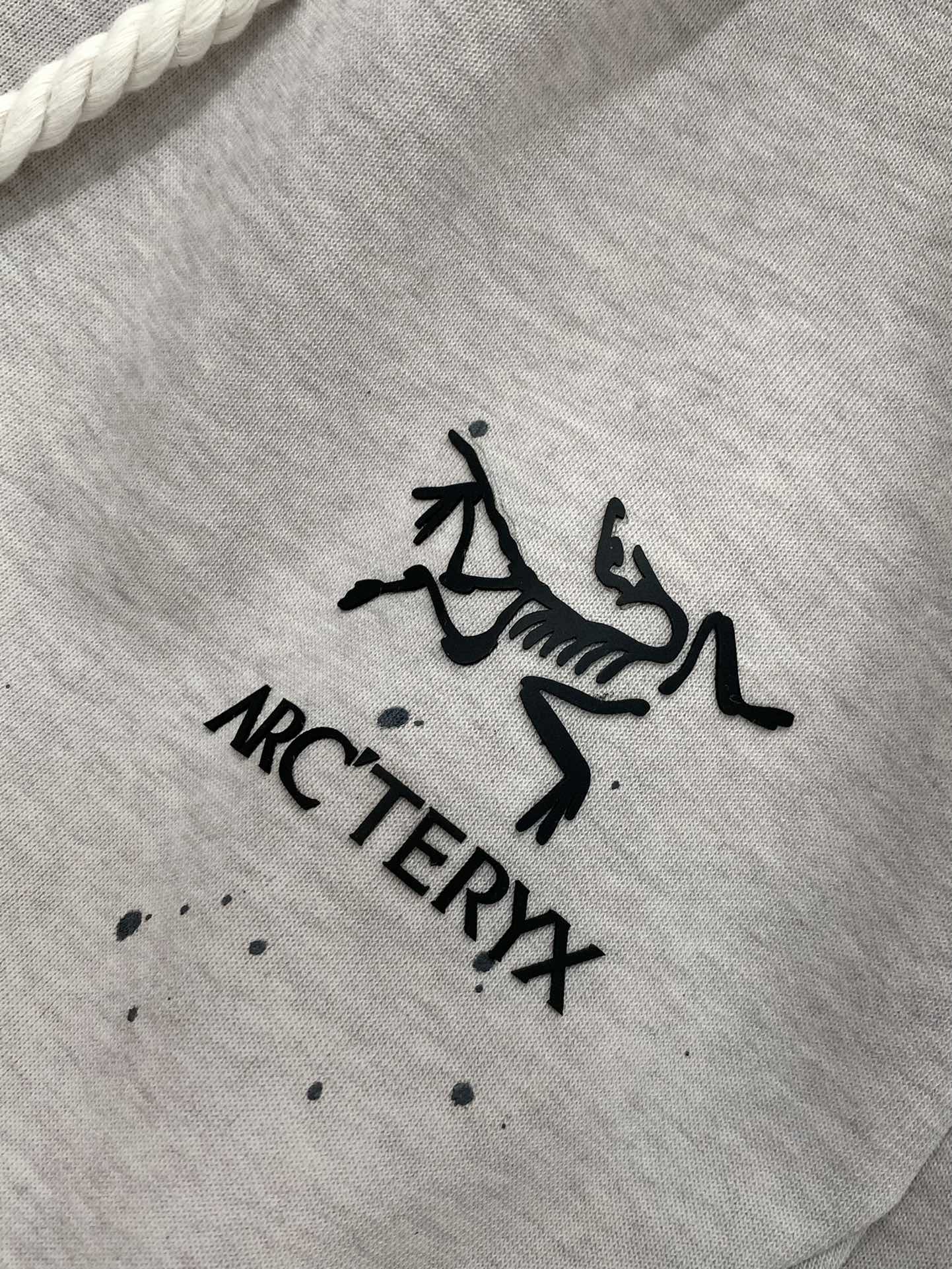 ，ARCTERYX 始祖鸟，2025秋季新品，时尚休闲裤，专柜同步有售，原单狠货，采用进口原版面料，顶级