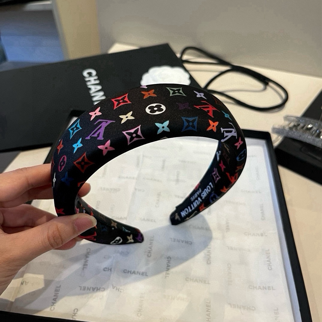 🆕

Lv路易威登新款发箍