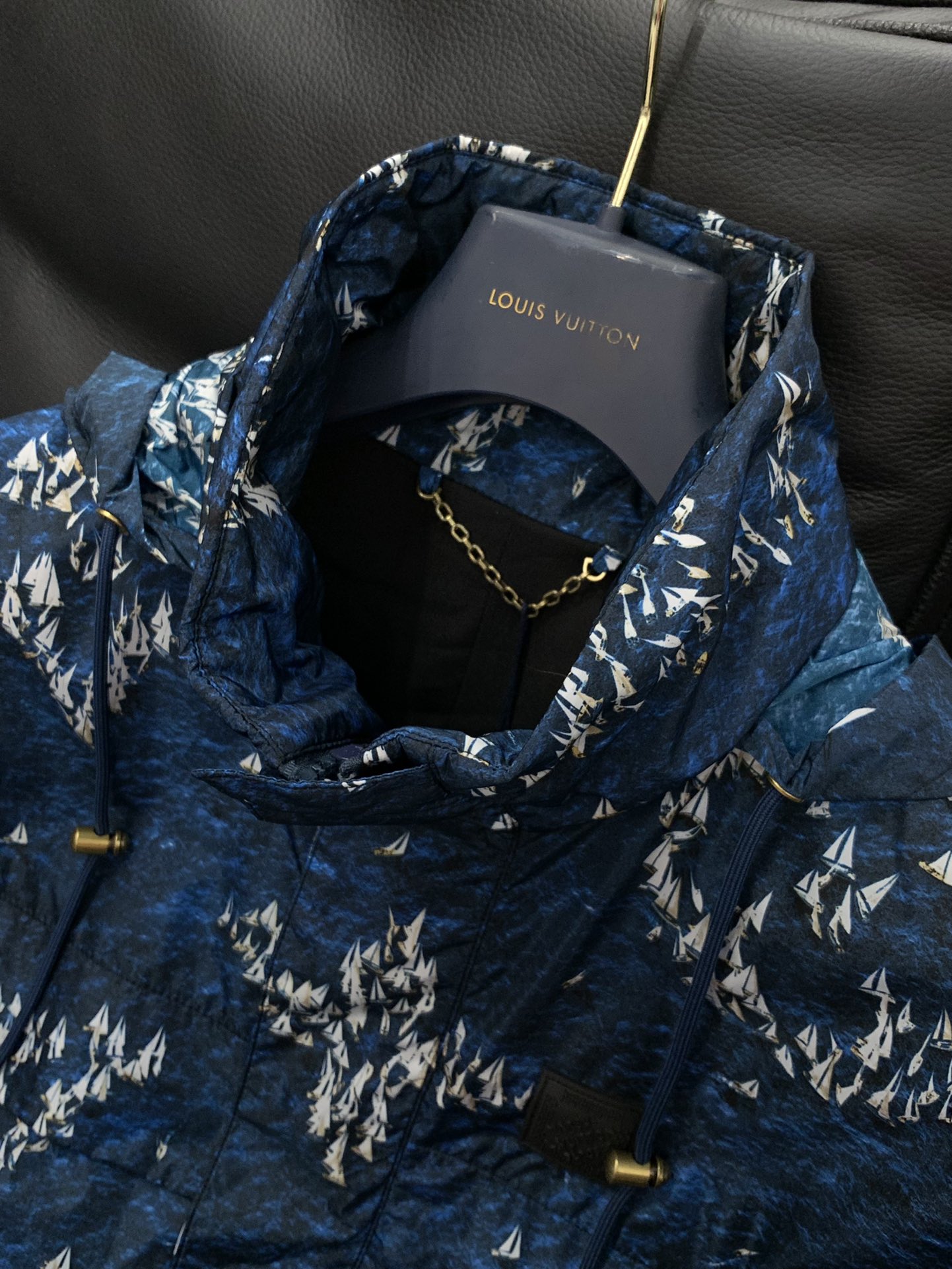 ，LouisVuitton 路易威登，2025秋季最新款，专柜同步有售，原单狠货，时尚休闲连帽夹克外套，