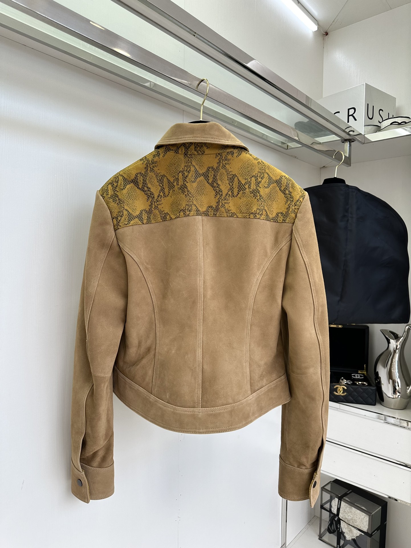 Snakeskin Suede Leather Jacket for Women - Fitted Waist, Unique Design 3 i1755766339 5623 1