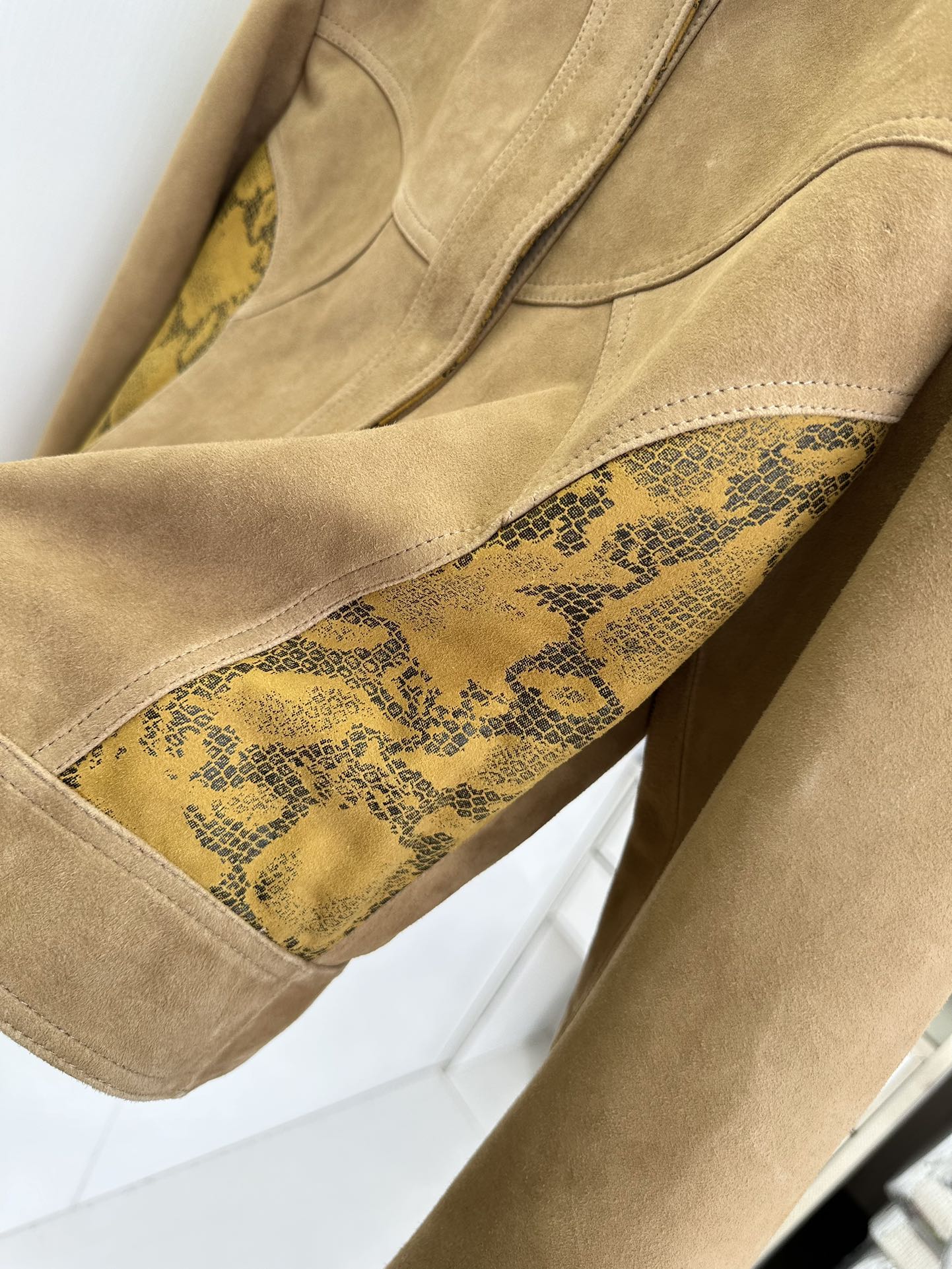 Snakeskin Suede Leather Jacket for Women - Fitted Waist, Unique Design 6 i1755766339 6048 4