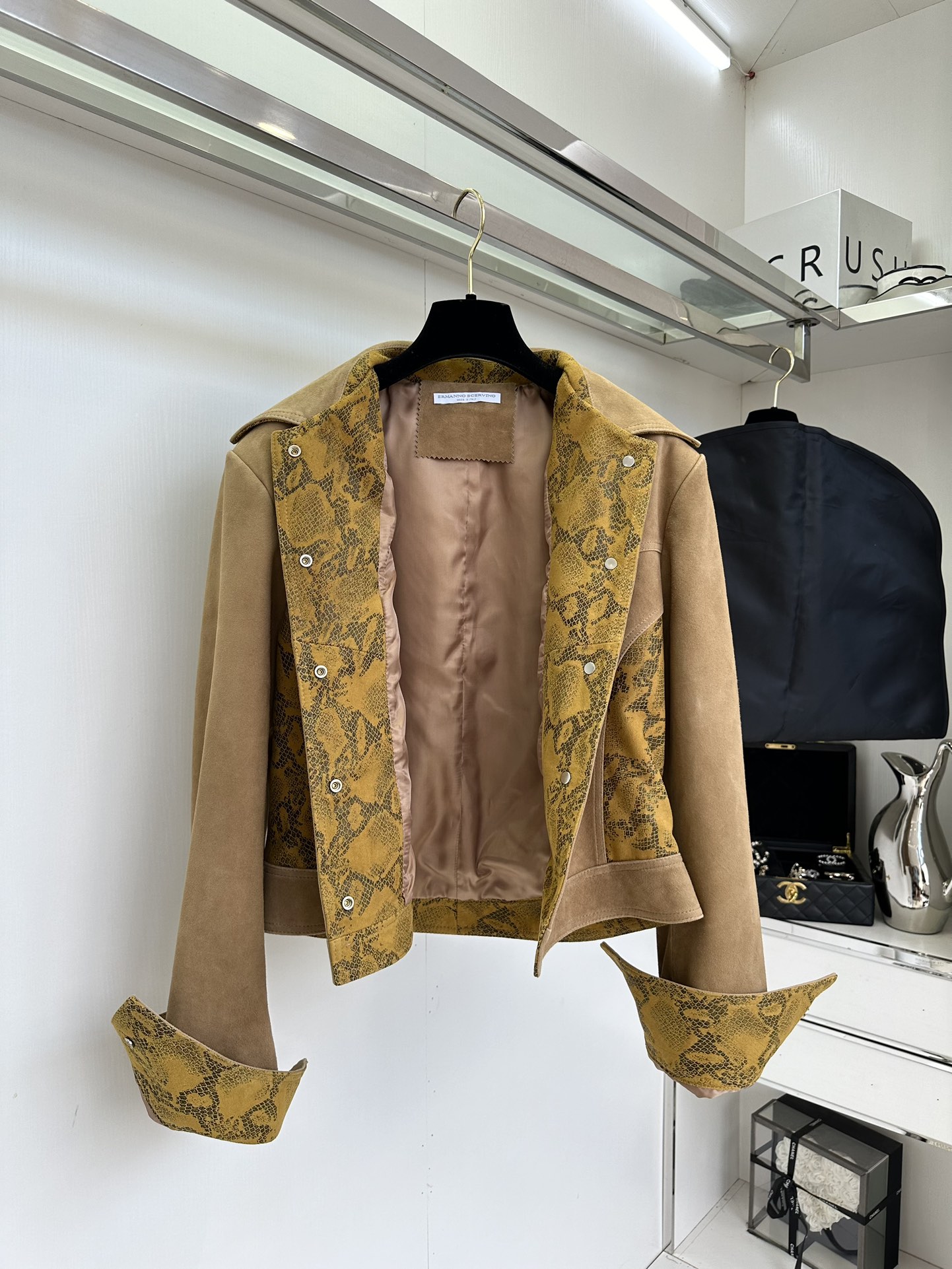 Snakeskin Suede Leather Jacket for Women - Fitted Waist, Unique Design 5 i1755766339 8579 3