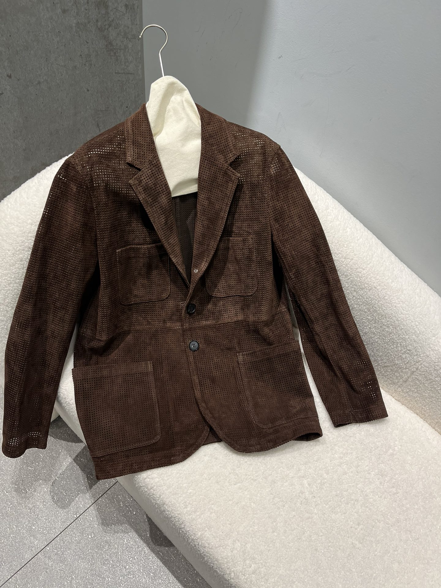 NO:721827,, Bc sheepskin suede perforated suit jacket, with closed velvet inside and no lining, very unique and high-end. Brown and apricot, women's clothing, jackets & coats, business suit, sheepskin,19860909,Bc羊皮反绒打孔西装外套,里面做了闭绒工艺没有里布,非常独特有高级感.棕色和杏色,女装,jackets & coats,business suit,sheepskin,,Women's clothing