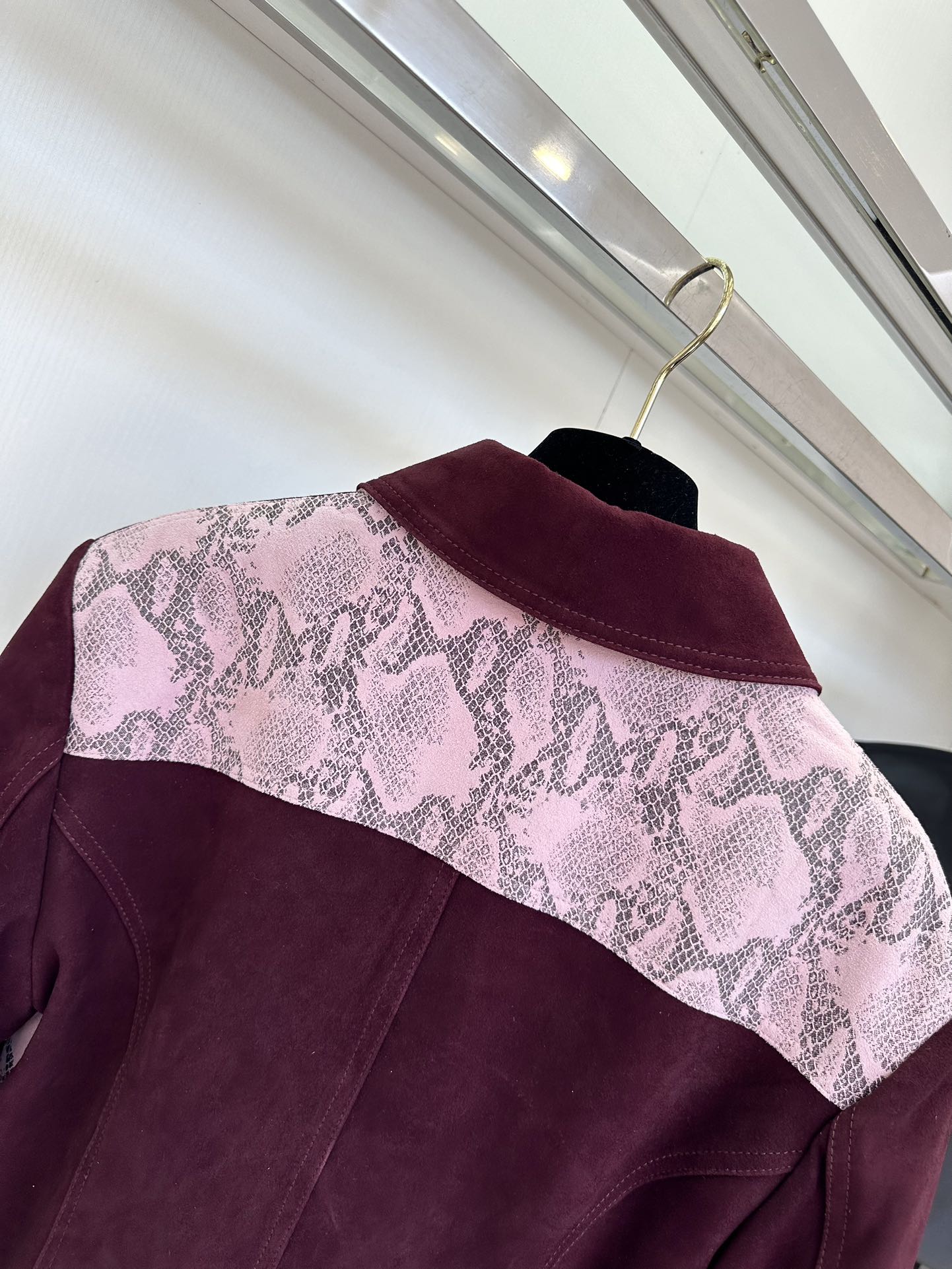 Snakeskin Suede Leather Jacket for Women - Slim Fit Biker Coat 7 i1755772763 3922 5