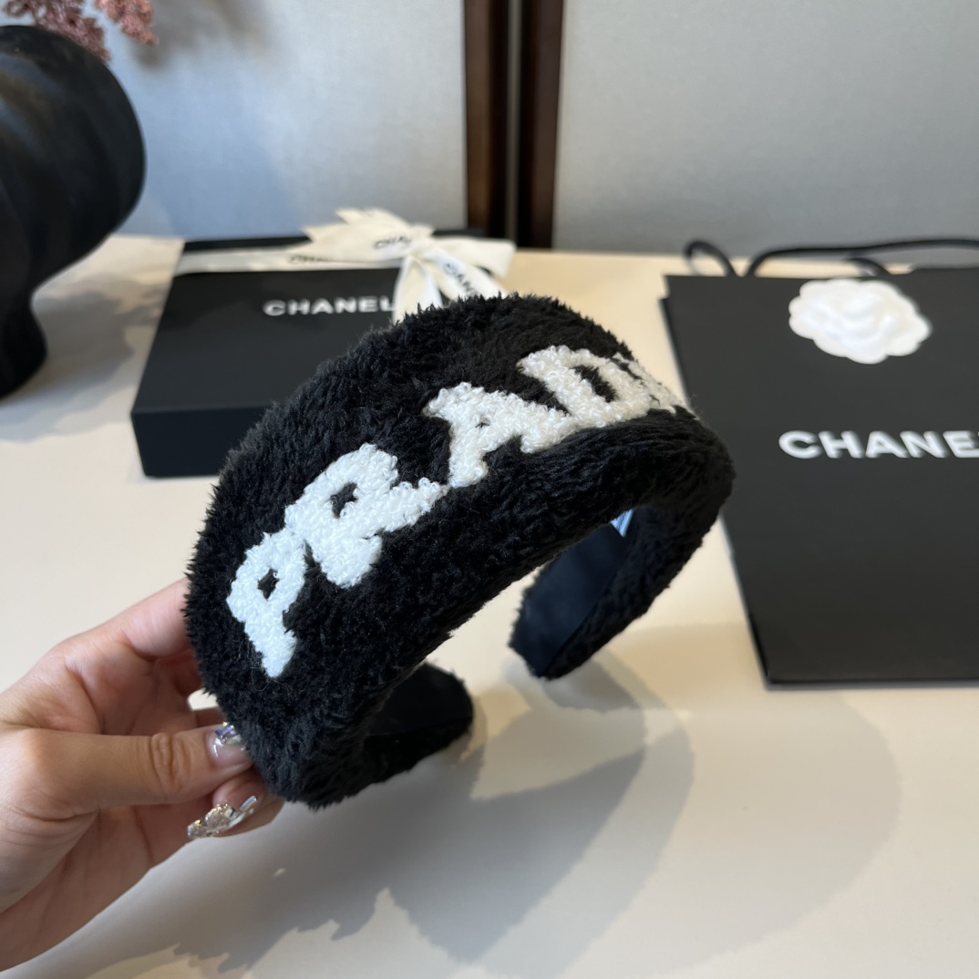 🆕

PRADA普拉达发箍