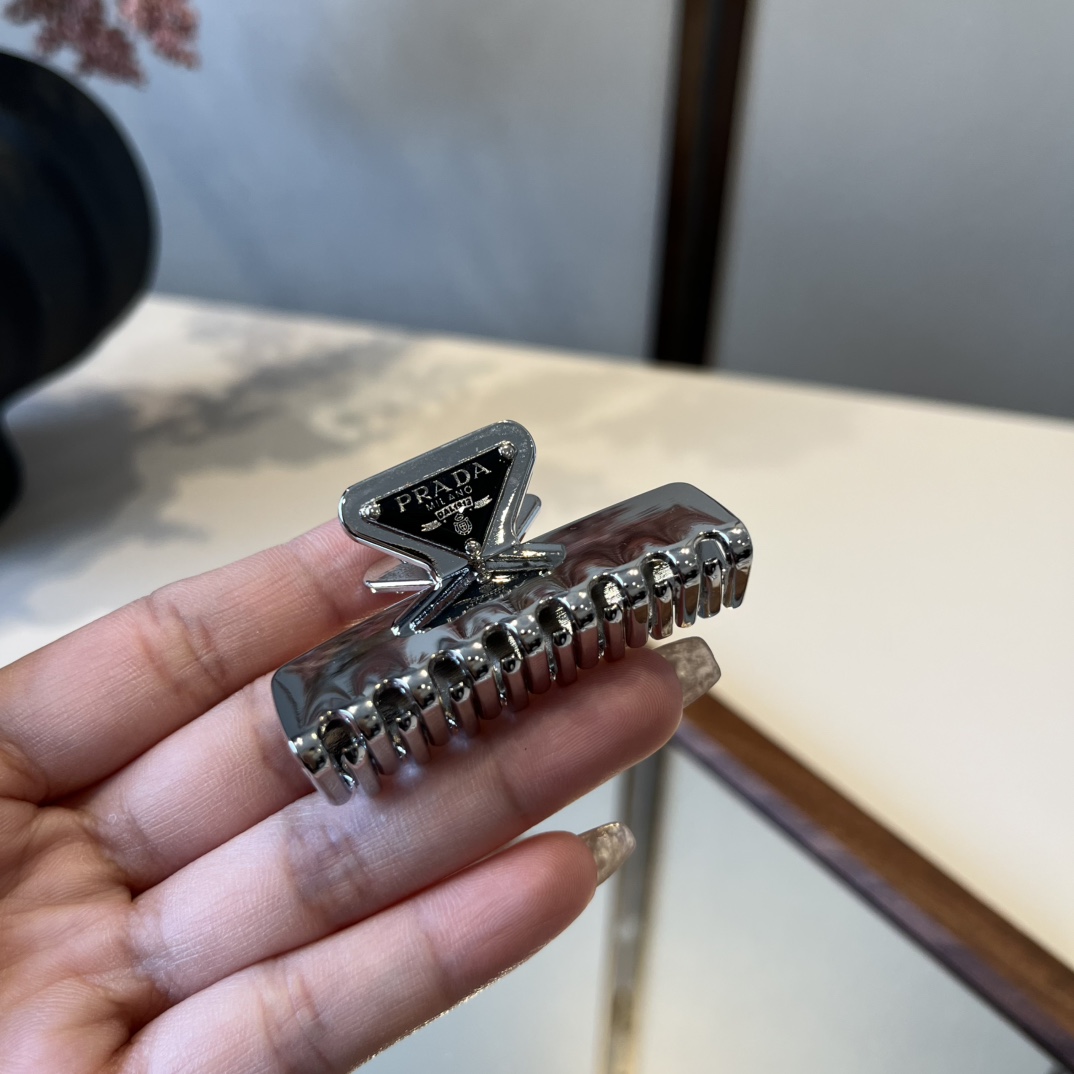 🆕

PRADA普拉达发夹