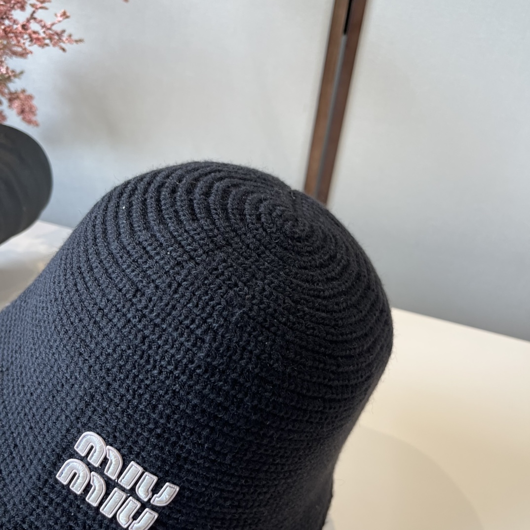 🆕

miumiu缪缪新款渔夫帽，头围57cm