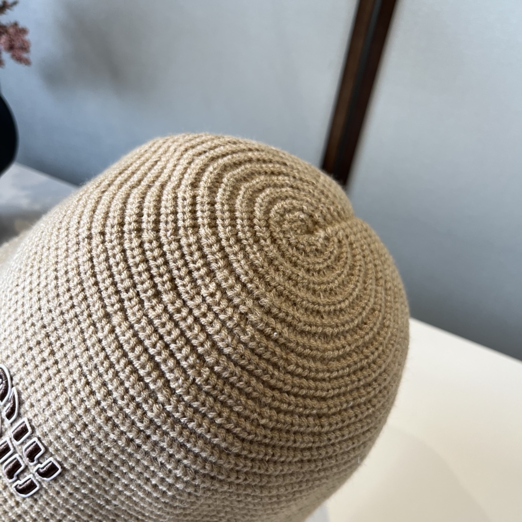 🆕

miumiu缪缪新款渔夫帽，头围57cm