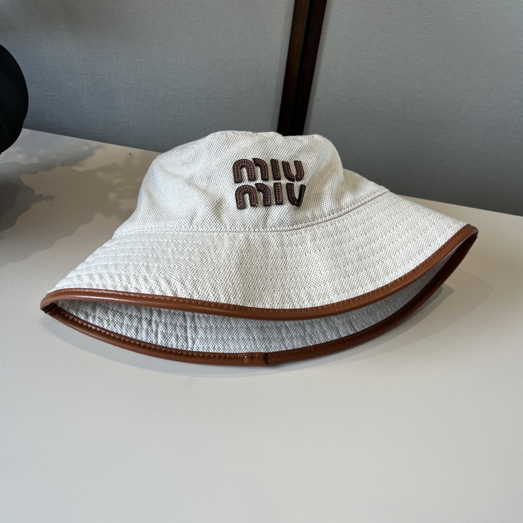 🆕
 
miumiu缪缪新款渔夫帽，头围57cm