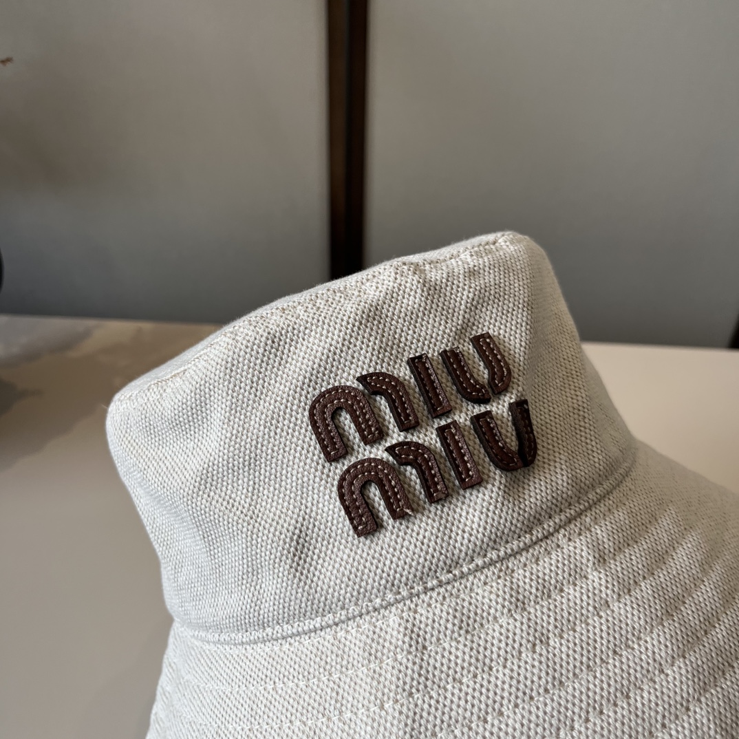 🆕
 
miumiu缪缪新款渔夫帽，头围57cm