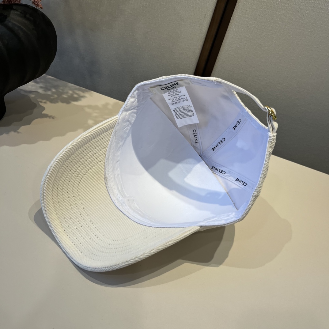 🆕

Celine赛琳新款鸭舌帽,灯芯绒鸭棒球帽