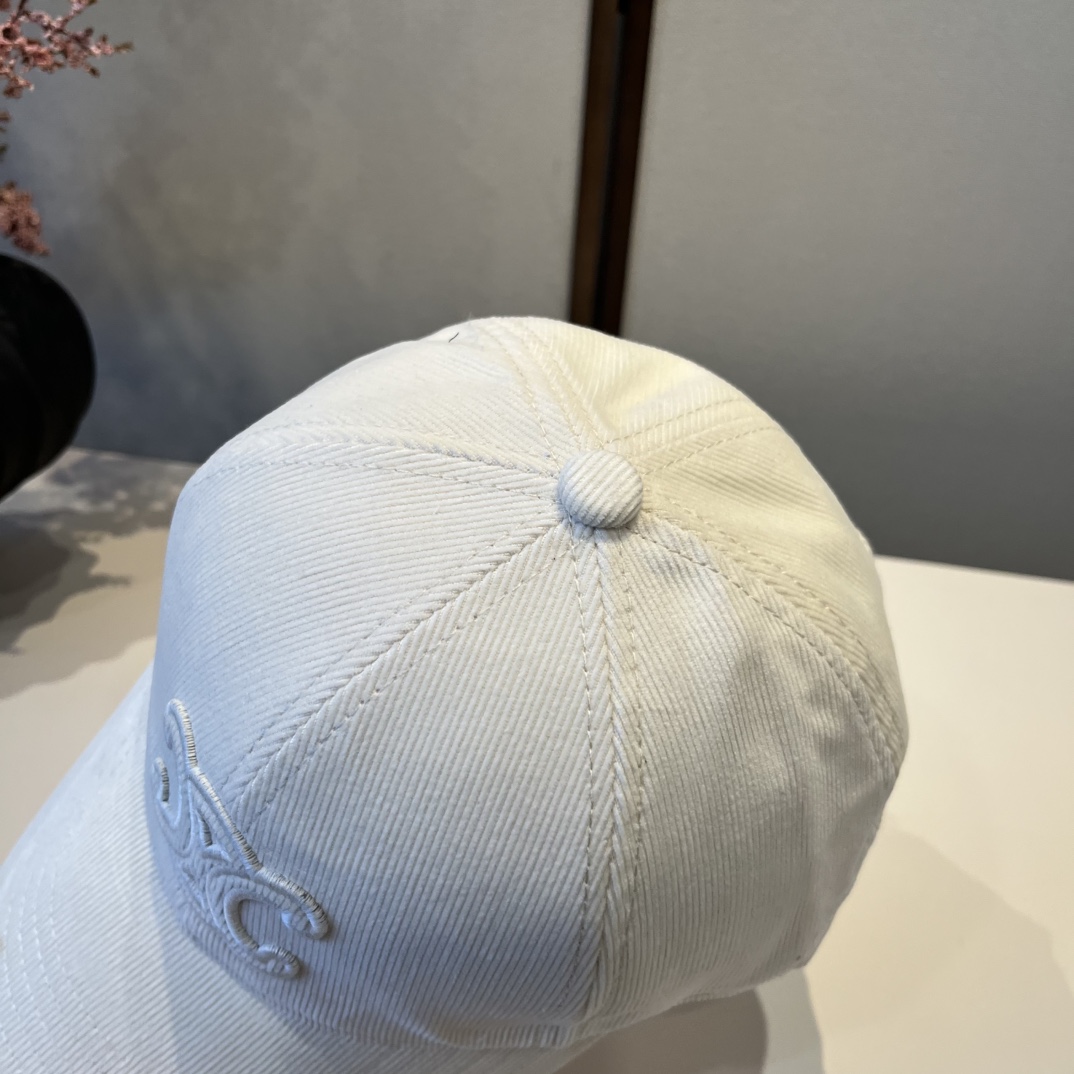 🆕

Celine赛琳新款鸭舌帽,灯芯绒鸭棒球帽