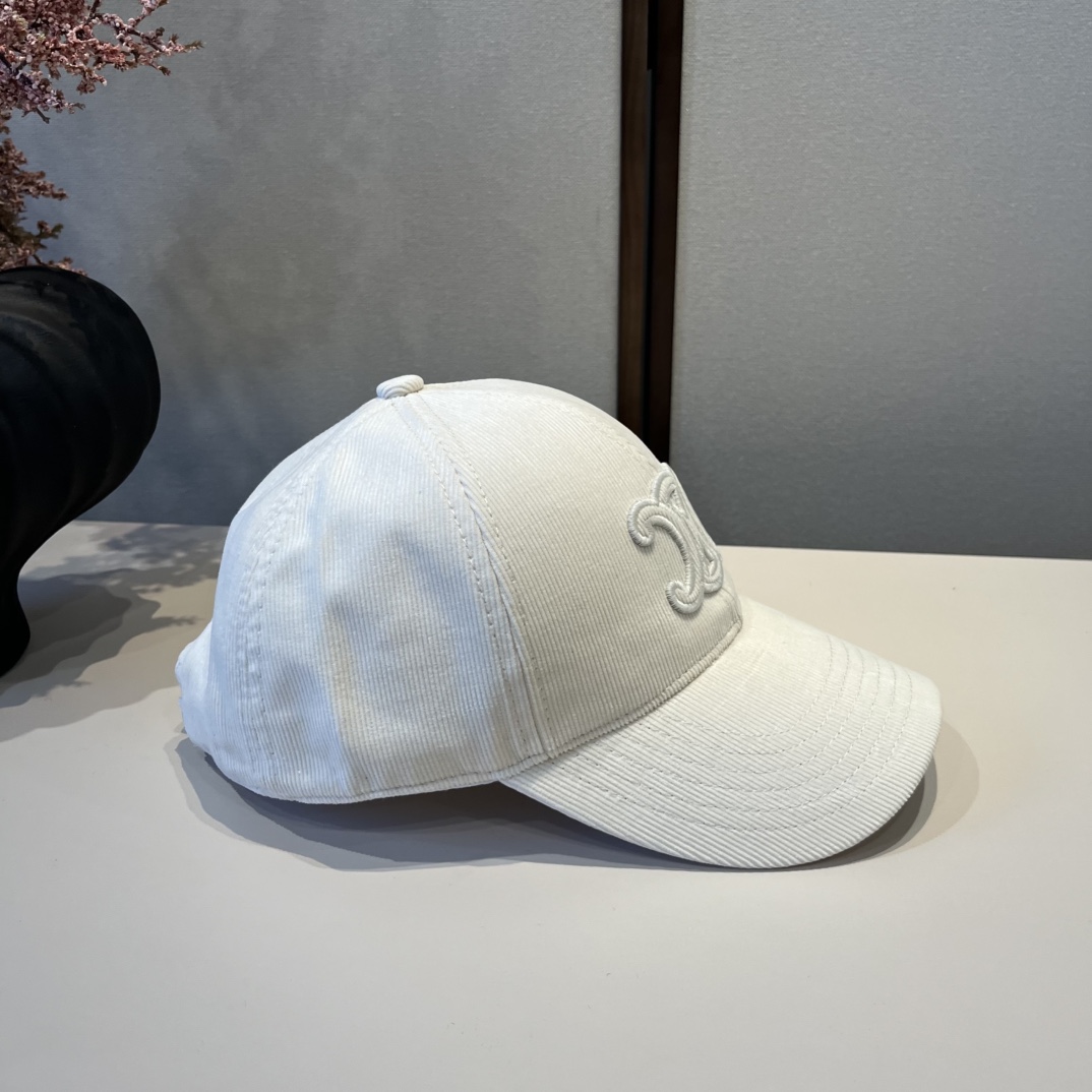 🆕

Celine赛琳新款鸭舌帽,灯芯绒鸭棒球帽