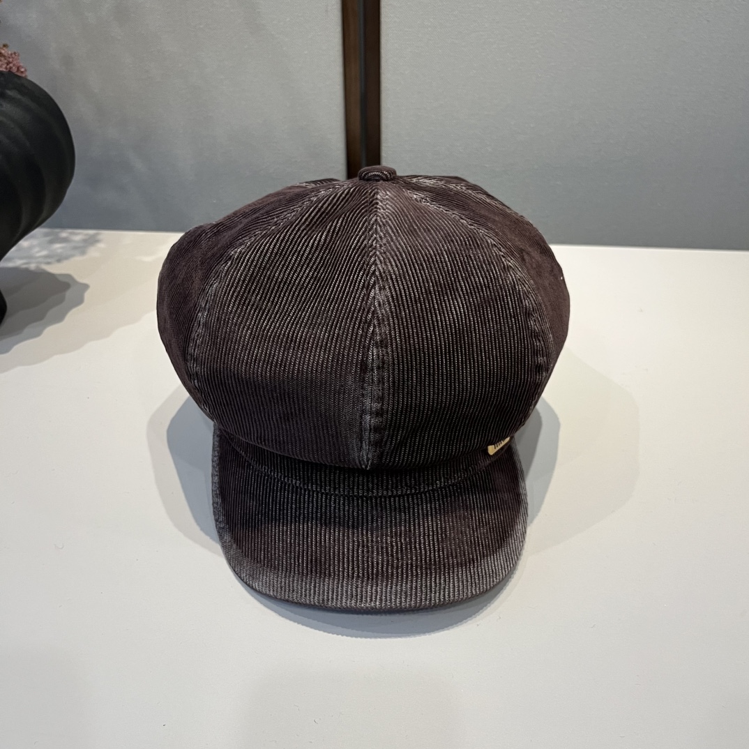 🆕

miumiu缪缪新款鸭舌画家帽，头围57cm