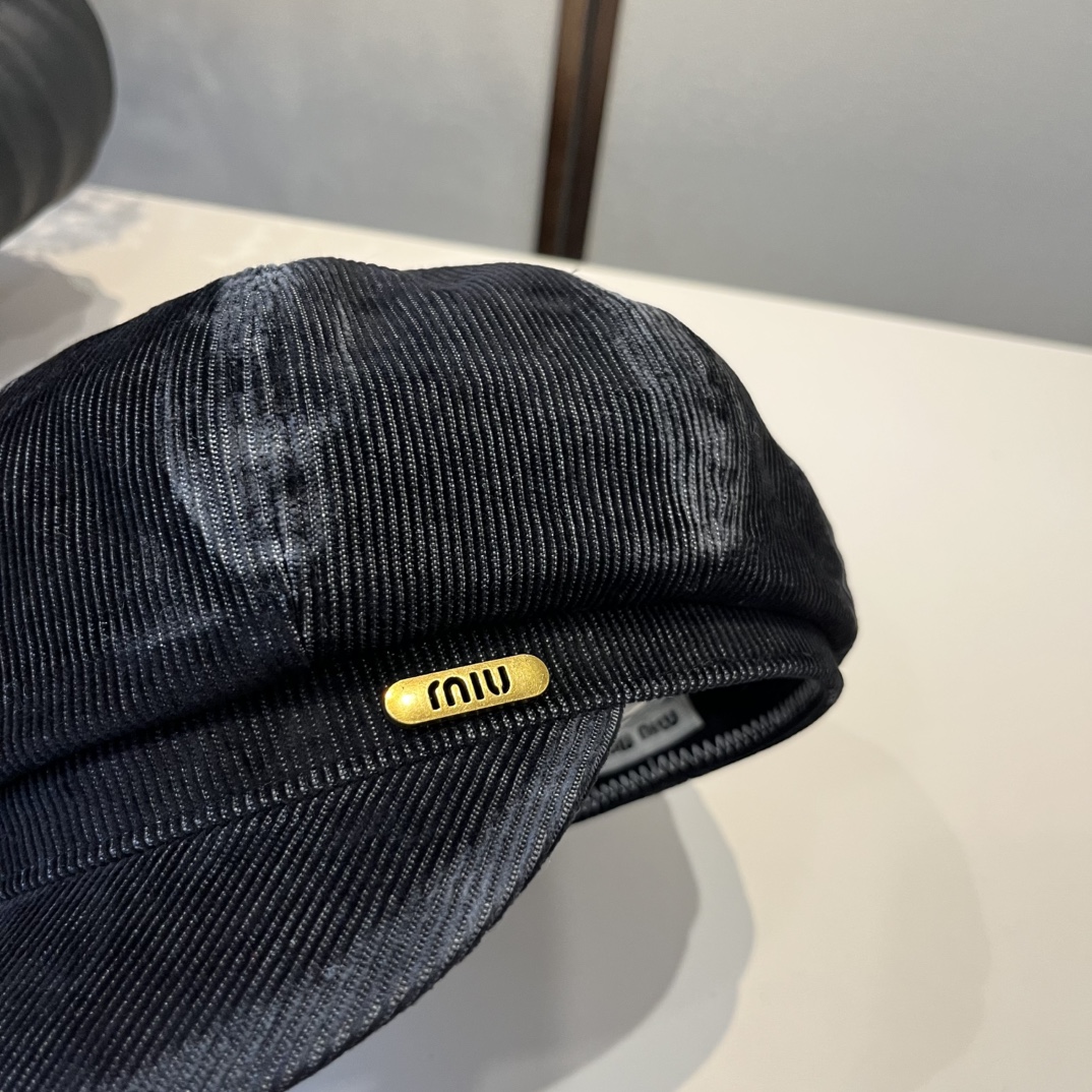 🆕

miumiu缪缪新款鸭舌画家帽，头围57cm