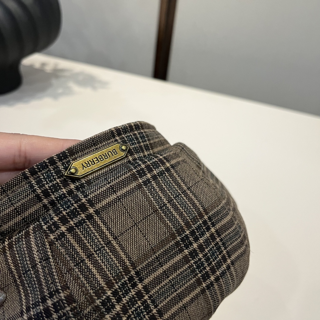 🆕

巴宝莉新款贝雷帽