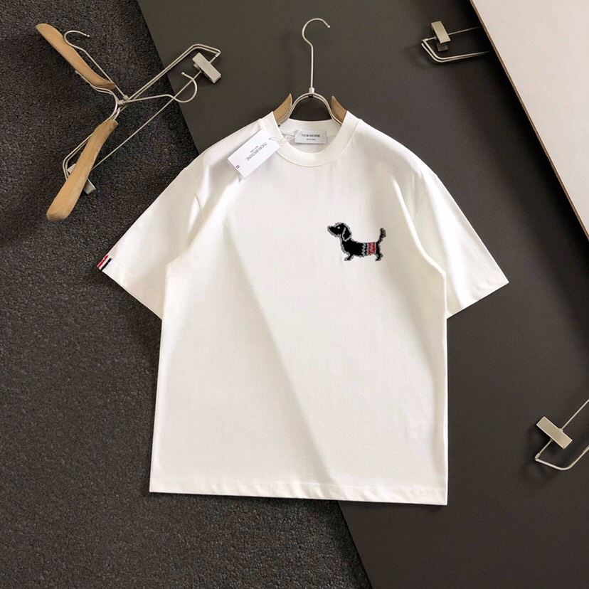  THOM BROWNE 汤姆布朗 TB 25ss春夏顶级黑色小狗织带融合经典短袖圆领T恤，精致工艺面料