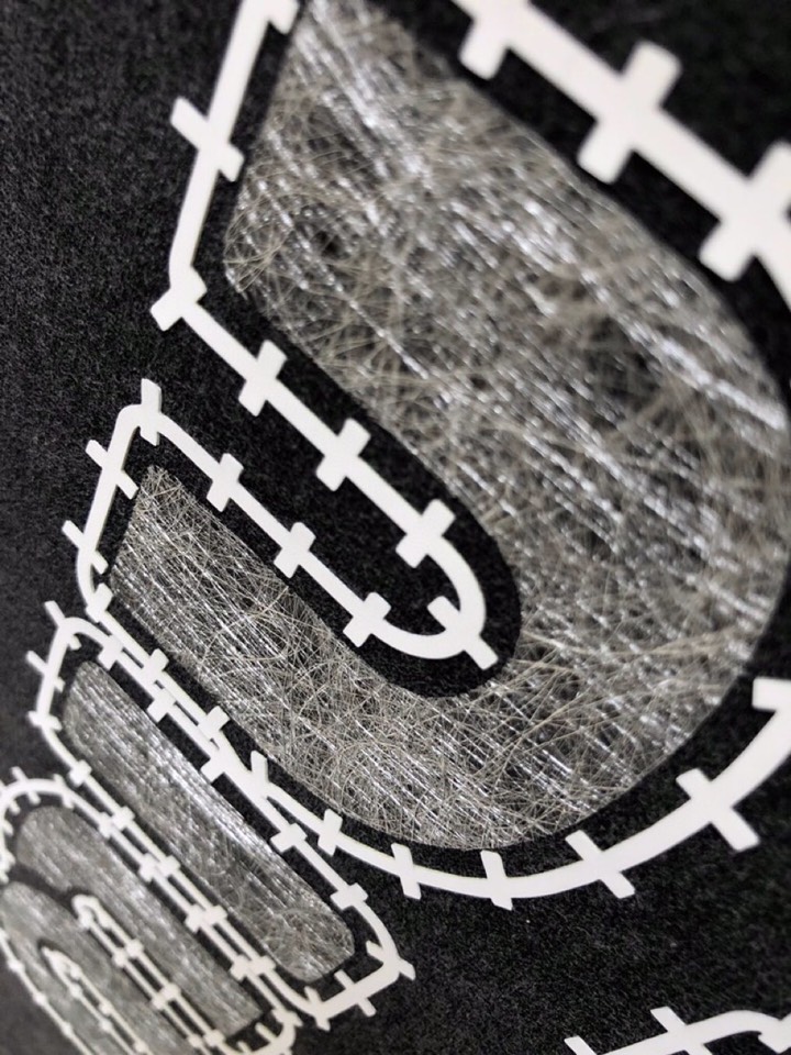  Miumiu 缪缪25春夏顶级潮流印花经典短袖圆领T恤、精致工艺面料，顶级元素融合打造，经典短袖3标齐