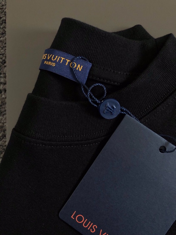  Louis Vuitton 路易威登 LV 驴牌25ss春夏顶级刺绣前后幅对应经典短袖圆领T恤、精致工