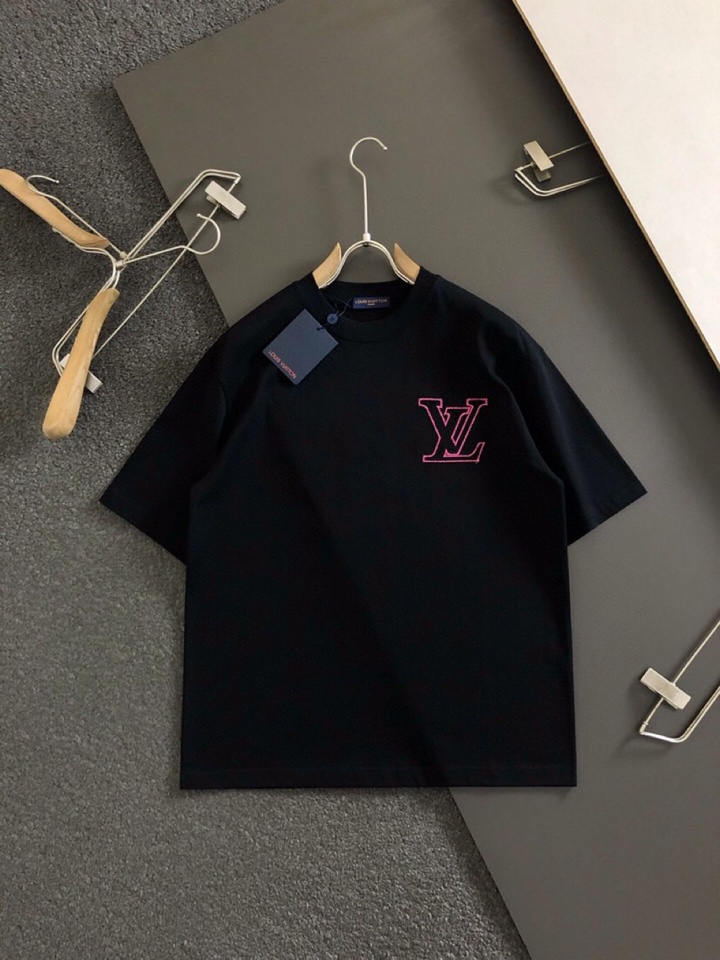  Louis Vuitton 路易威登 LV 驴牌25ss春夏顶级刺绣前后幅对应经典短袖圆领T恤、精致工