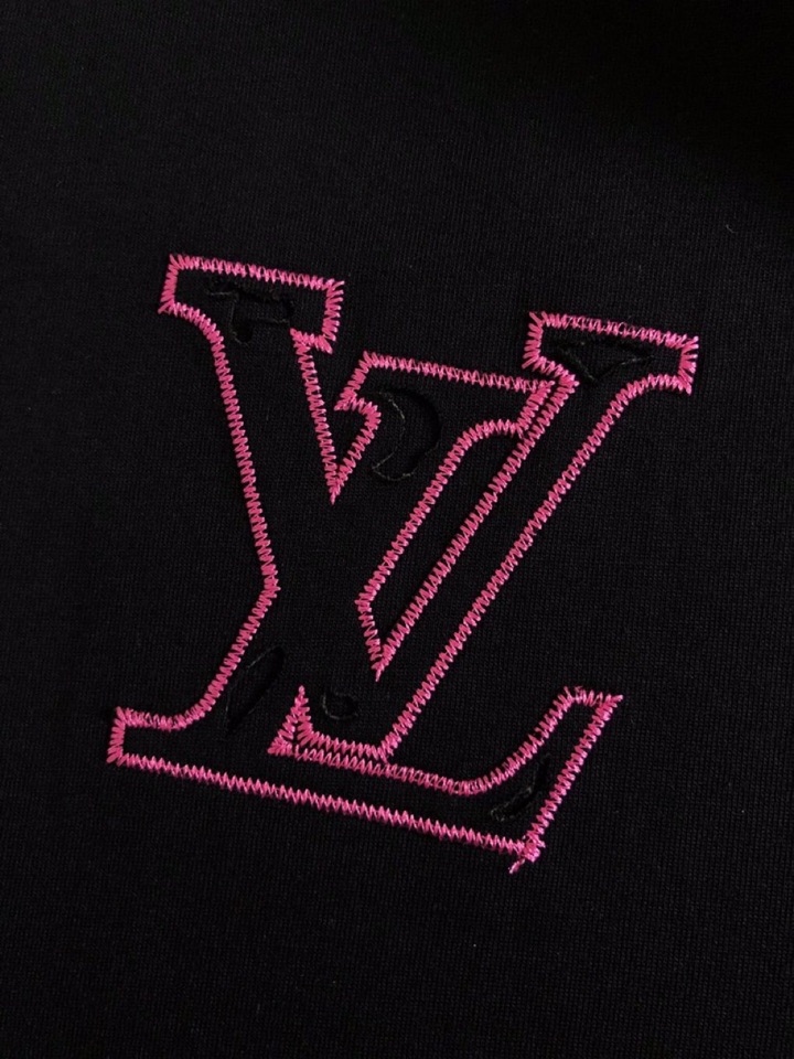  Louis Vuitton 路易威登 LV 驴牌25ss春夏顶级刺绣前后幅对应经典短袖圆领T恤、精致工