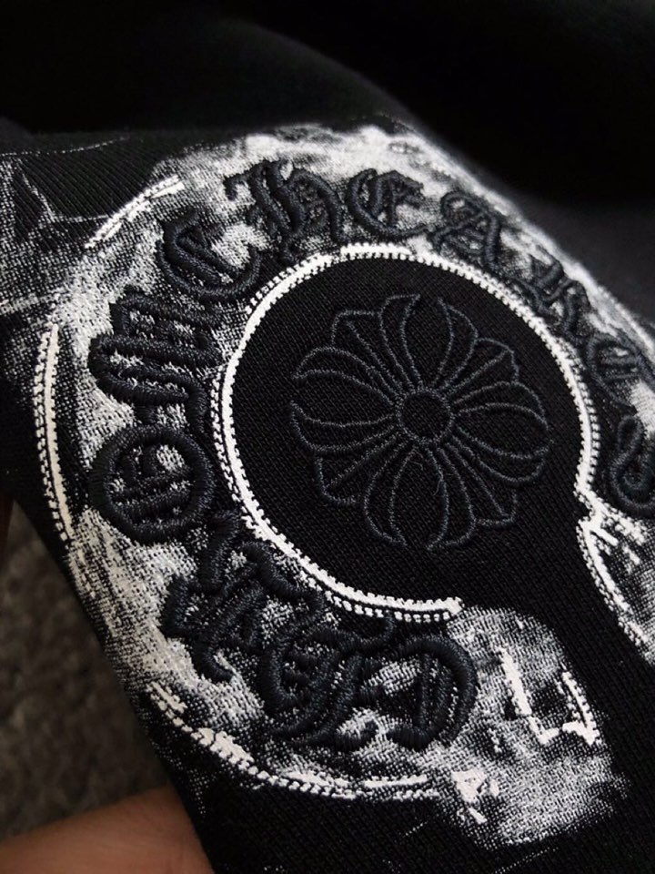  Louis Vuitton 路易威登 LV 驴牌25ss春夏顶级梵文刺绣经典短袖圆领T恤，精致工艺面料