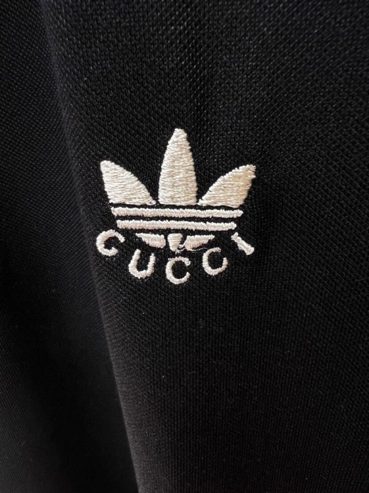  Gucci 古奇25春夏新款男士撞色珠地网眼棉短袖翻领T恤Polo衫，原版珠地棉面料，可商务可休闲！2