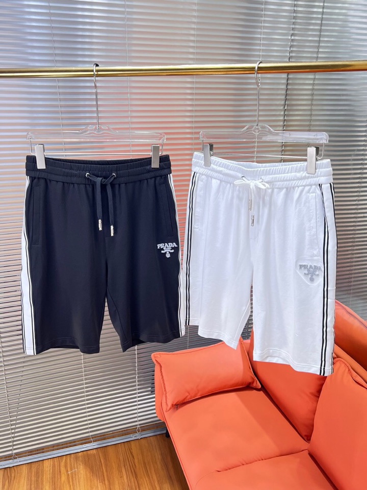  Prada 普拉达2025ss贸易渠道货品.休闲运动短裤 无从释怀的经典款,休闲时尚感略带锋利.精简的