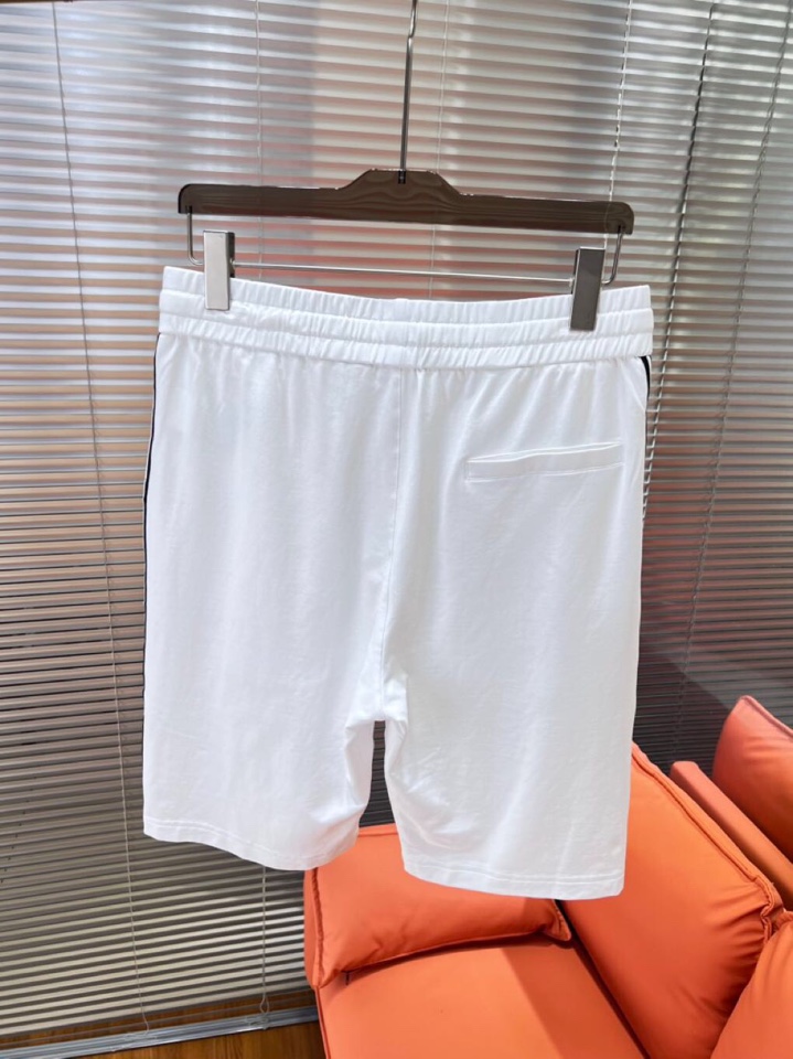  Prada 普拉达2025ss贸易渠道货品.休闲运动短裤 无从释怀的经典款,休闲时尚感略带锋利.精简的