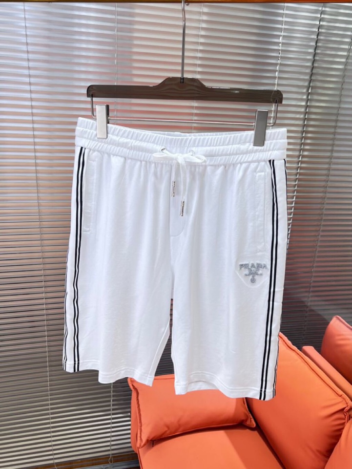 Prada 普拉达2025ss贸易渠道货品.休闲运动短裤 无从释怀的经典款,休闲时尚感略带锋利.精简的