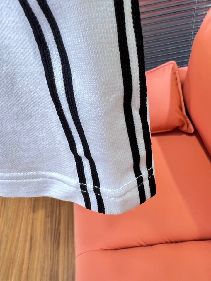  Prada 普拉达2025ss贸易渠道货品.休闲运动短裤 无从释怀的经典款,休闲时尚感略带锋利.精简的