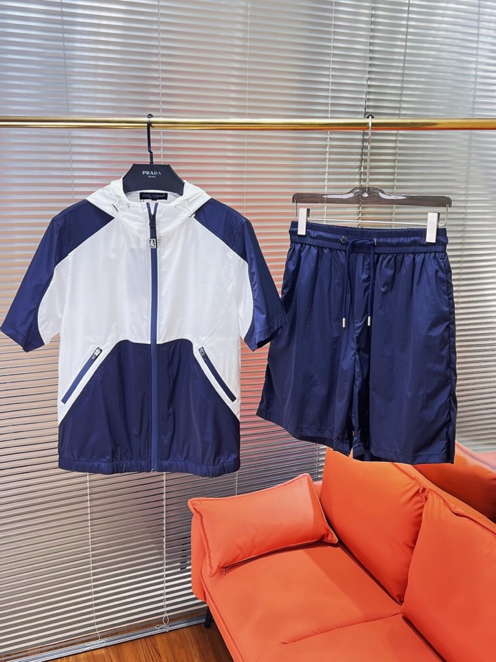  Dolce & Gabbana 杜嘉班纳2025春夏新品 十足腔调 上身非常的赞 超有型 绝对是吸引回