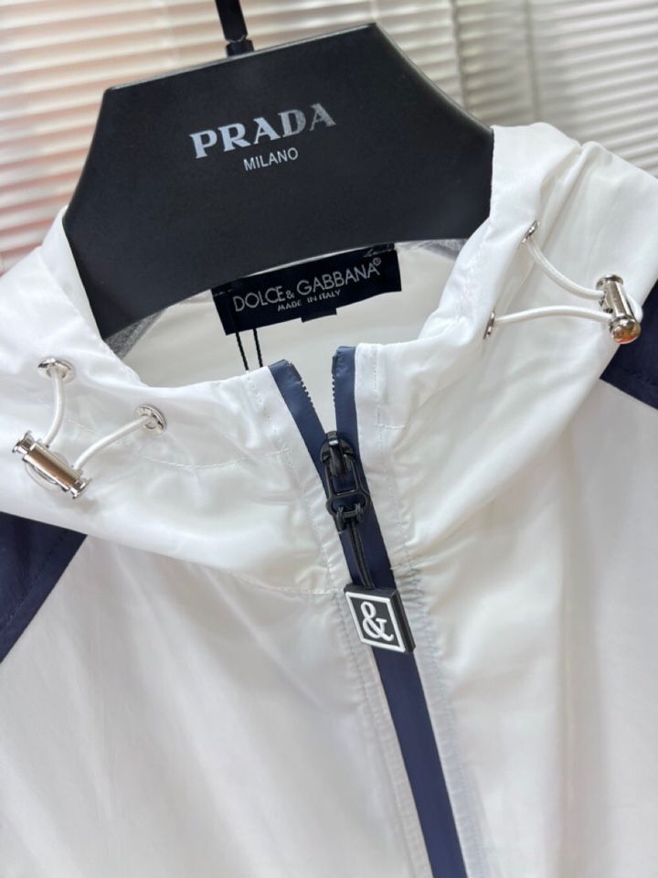  Dolce & Gabbana 杜嘉班纳2025春夏新品 十足腔调 上身非常的赞 超有型 绝对是吸引回