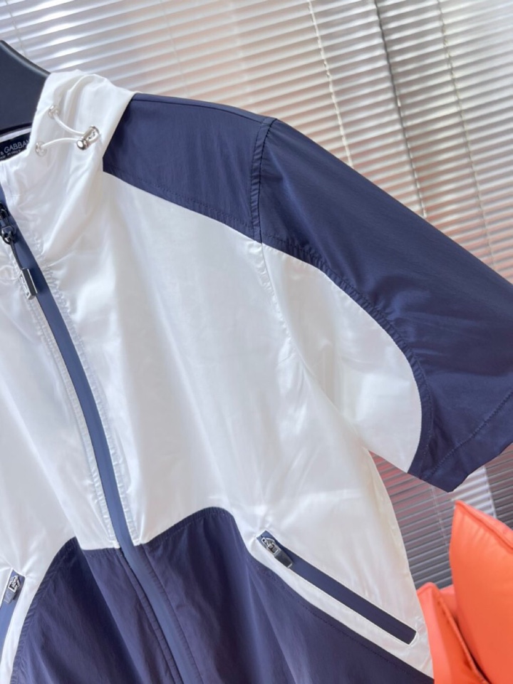  Dolce & Gabbana 杜嘉班纳2025春夏新品 十足腔调 上身非常的赞 超有型 绝对是吸引回