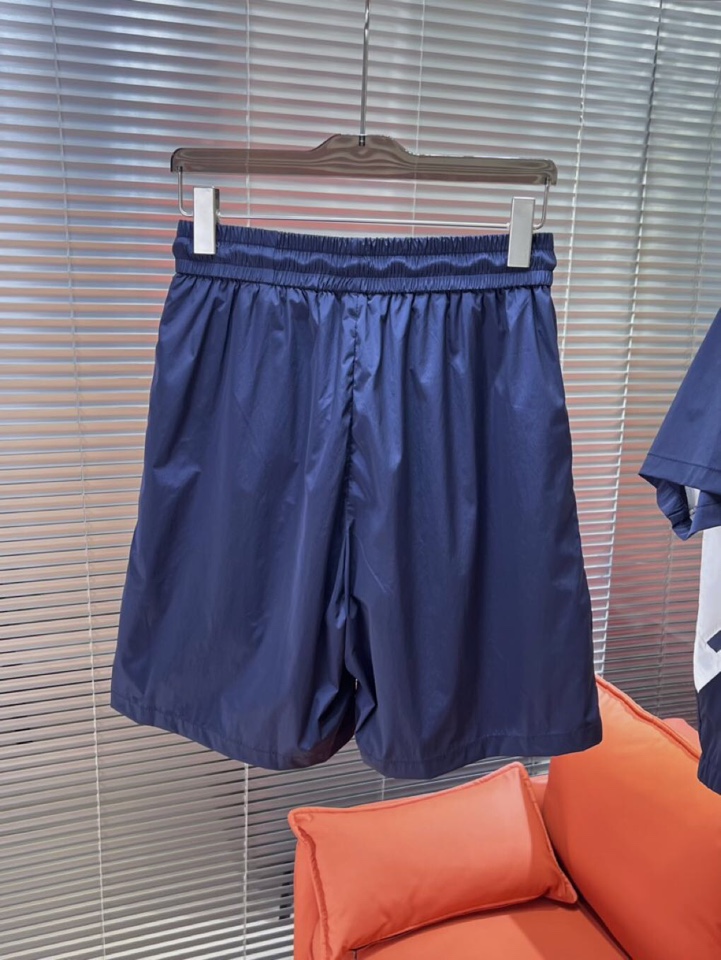  Dolce & Gabbana 杜嘉班纳2025春夏新品 十足腔调 上身非常的赞 超有型 绝对是吸引回