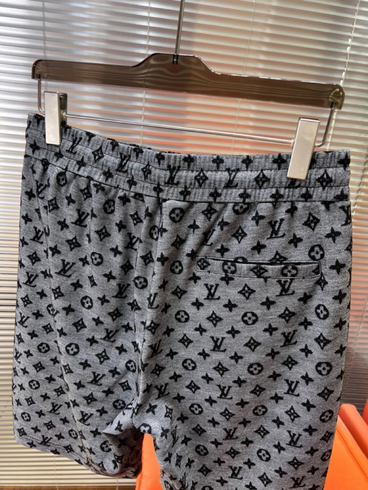  Louis Vuitton 路易威登LV 驴牌2025春夏最新款男女同款情侣款休闲短裤，定制老花log