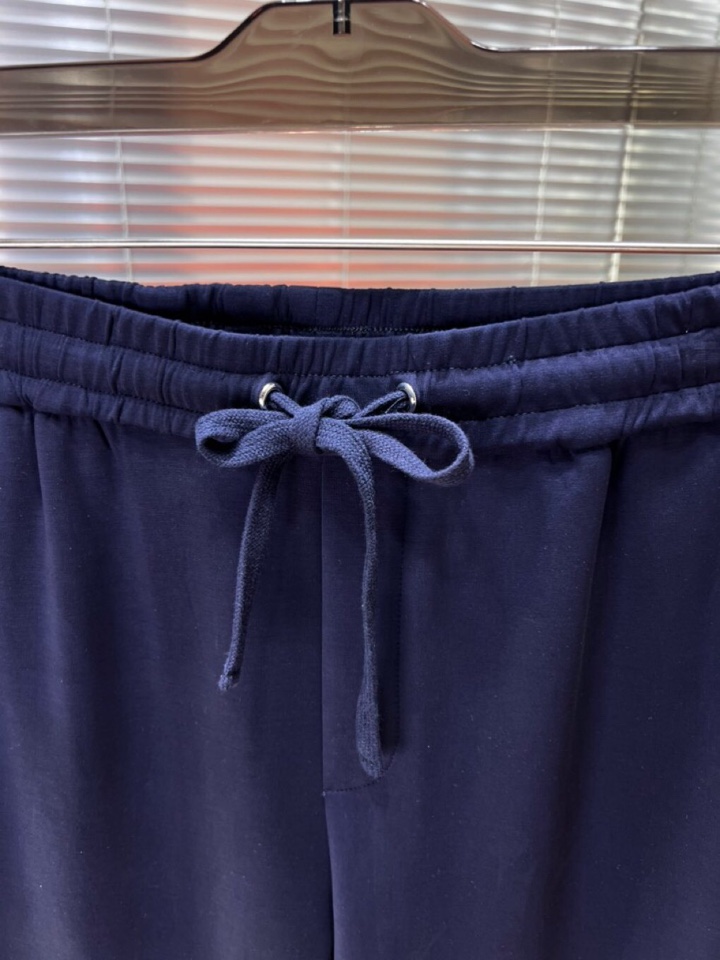  Loro Piana 诺悠翩雅lP🆕 新品经典时尚男士休闲裤，简约时尚老钱风单品设计，天丝棉+聚酯纤维