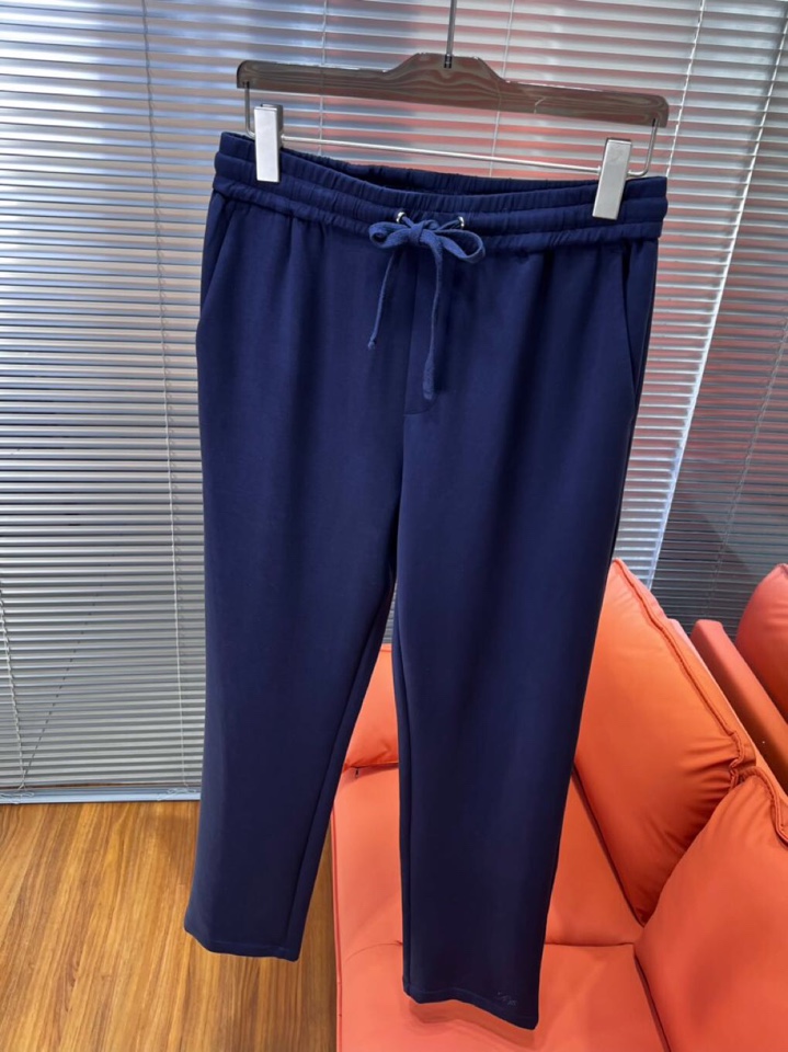  Loro Piana 诺悠翩雅lP🆕 新品经典时尚男士休闲裤，简约时尚老钱风单品设计，天丝棉+聚酯纤维