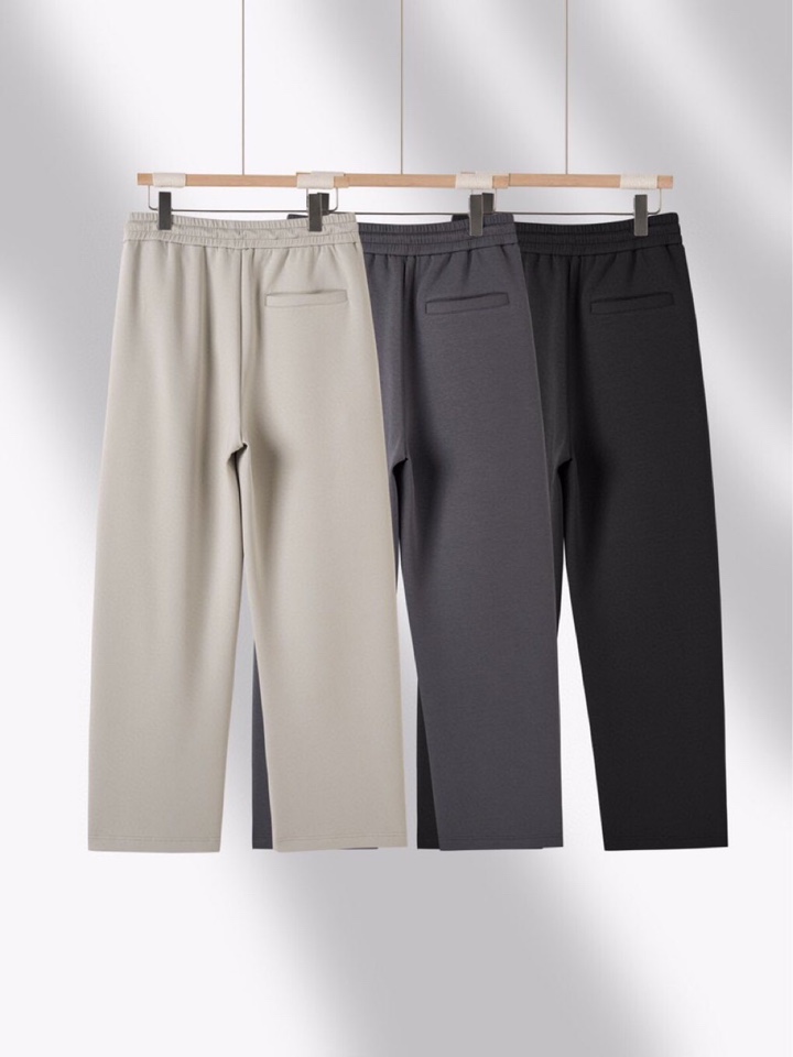  ARMANI阿玛尼2025秋冬休闲松弛系列休闲裤，370克重柔感果冻棉，弹力很好，空气层结构饱满但是不